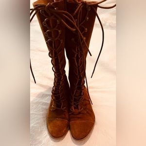 Joyfolie Youth size 4 boots.